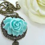 Vintage style blue flower n..