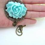 Vintage style blue flower n..