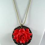 Vintage style red flower ne..