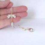 Romantic Swarovski bow earr..