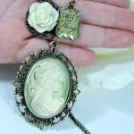Large green cameo necklace,..