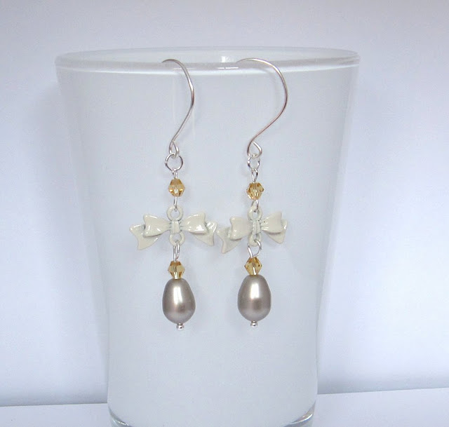 Romantic Swarovski bow earrings